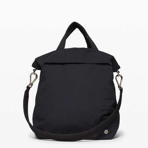 Lululemon on my level bag